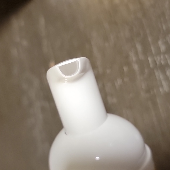 Benefit Porefessional Tight 'N Toned Pore-Refining AHA + PHA Toning Foam - Picture 4 of 9